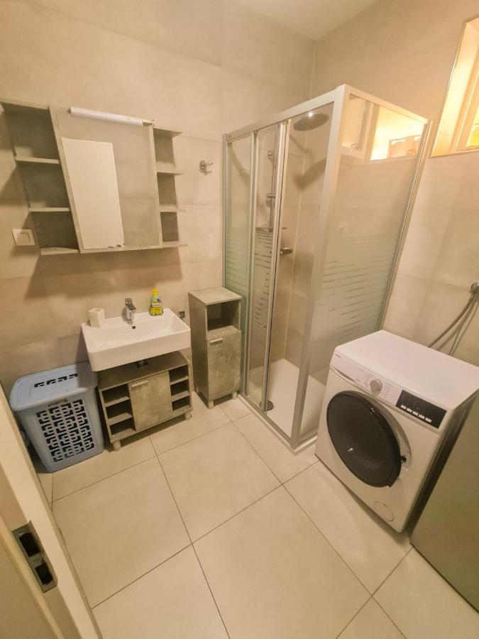 Leon Apartment Сен Екстериор снимка