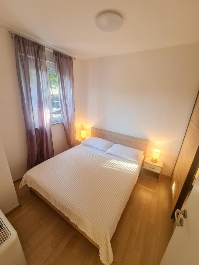 Leon Apartment Сен Екстериор снимка