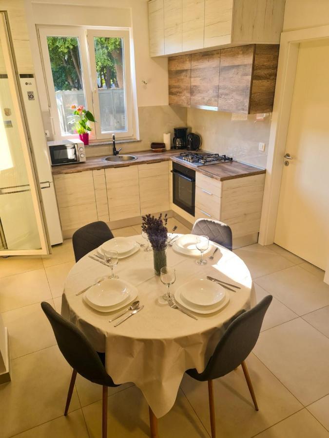 Leon Apartment Сен Екстериор снимка